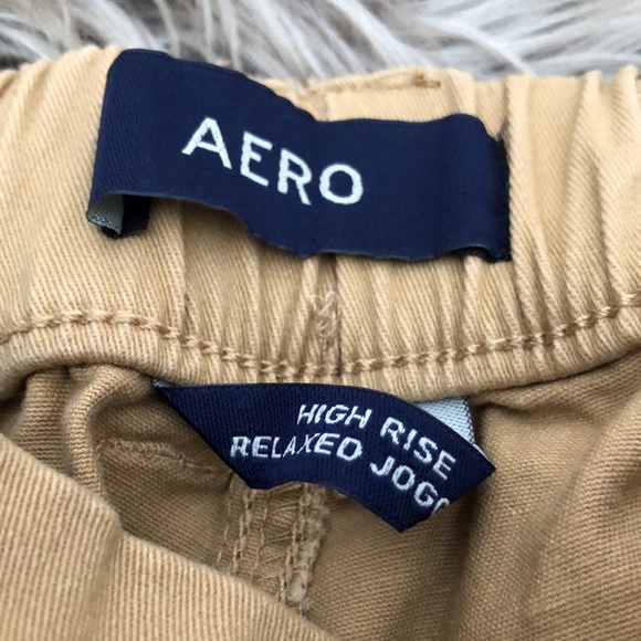 Women’s Aero Beige High Rise Relaxed Fit Jogger Pants NWT - Picture 3 of 6
